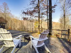 Pet-Friendly Spruce Pine Cabin w/ Private Fire Pit