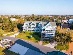 The Ocracoke Harbor Inn