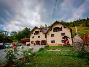 Pensiune Agroturistică Casa Alex