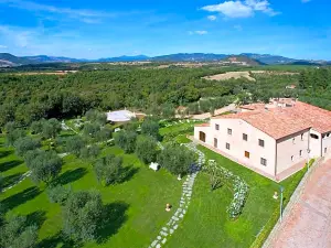 Sovana Hotel & Resort