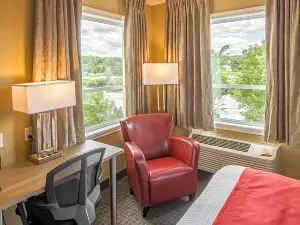 Super 8 by Wyndham Mont Laurier