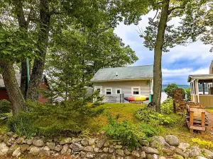 Nason Rock - Limit 5 1 Bedroom Cottage by Redawning