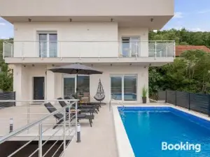 Gorgeous Home in Glavina Donja