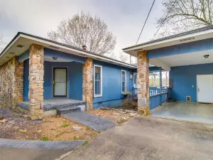Lakefront Arkansas Abode - Deck, Grill and Fire Pit!