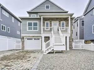 New Jersey Home w/ Smart TVs & Patio