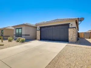Maricopa Retreat w/ Private Pool & Patio!