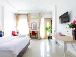 Urbanview Srb Near Mall Ciputra Cibubur by RedDoorz