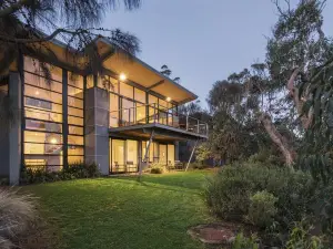 Skenes Beach House Stunning Ocean Views Amongst A Natural Bush Setting