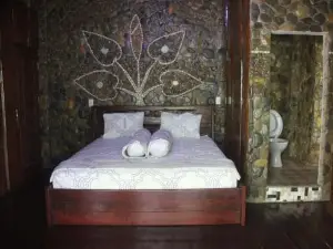 Rinte Green Village & Bukit Lawang Jungle Trekking