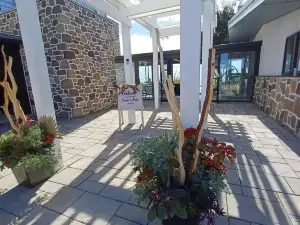 Stunning 9-Bedroom Villa on the Chesapeake Bay: Pool, Hot Tub, Boat Dock & Sauna