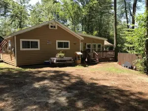 Beautiful lake house right on Sacandaga Lake!