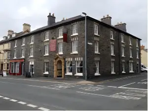 Hampton Hotel & Restaurant