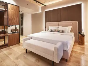 The Log Porto Hotel by Piamonte Hotels