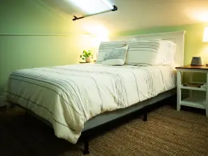 Black Walnut Bed and Breakfast