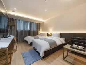 Fine Hotel