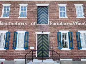 Bischoff Inn - Former 1870 Furniture Factory Now 5 Room Boutique Hotel