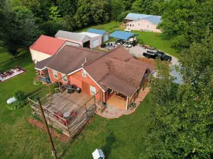 Lake House at Nolin Lake in Cub Run, KY Private Boat ramp near Mammoth Cave
