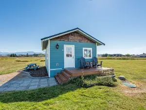 Juan de Fuca Waterfront Hotel & Cottages