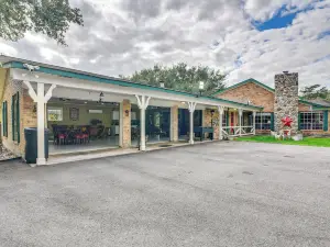 Family Home on 30 Acres in Manvel!
