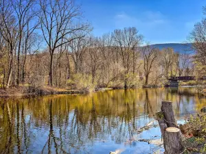 매력적인 비콘 아파트 w/ 화덕: 하이킹 근처!