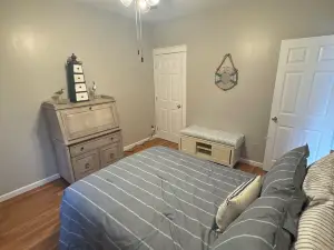 Spacious 4-bedroom house with 3 patios at Indian Lake. Enjoy your stay!