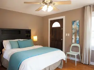 Fall Special - Marfa's Best-Chic & Comfortable 4 Bedroom Guest House-Marfa6o8
