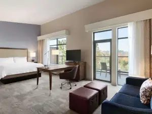 Hampton Inn and Suites Seattle/Renton