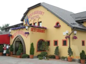 Complex Turistic Paralela'45