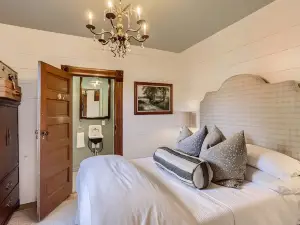 A-Lodge Lyons