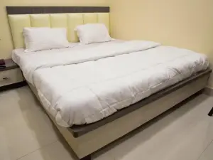 Goroomgo Kamal's Inn Gorakhpur