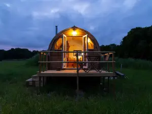 Beautiful 1 Bed Glamping Pod in Battle