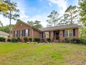 Pet-Friendly Pinehurst Home w/ Deck - Near Golf