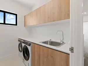 City Oasis Brand New 4BR with Parking and Steps to Shops