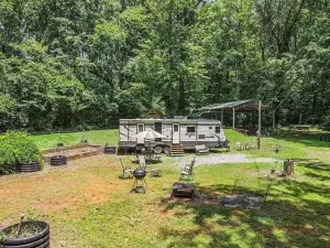 Holiday Haven has Water Access with Private Boat Launch on Lake Guntersville!