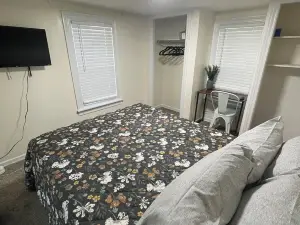 Downtown BG Loft - cozy 1-bedroom apartment