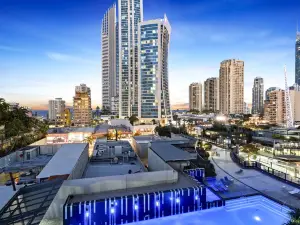 Circle on Cavill - Self Contained & Privately Managed Apartments - Wow Stay