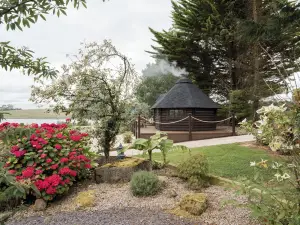 Luxury Waterfront Self-Catering Cabins