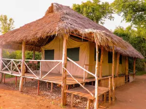 Selous Butembo Tented Lodge Lotus
