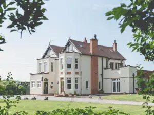 Mere Brook House