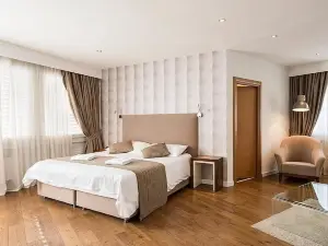 Hotel Alpha