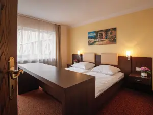 LuCA HOTEL