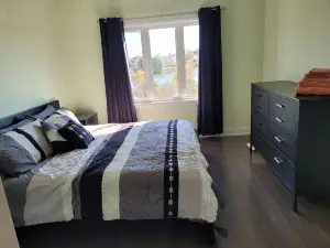 Quiet Riverfront , Pet friendly