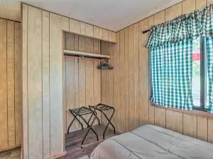 Cozy Chiloquin Retreat < 30 Mi to Crater Lake!