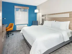 Holiday Inn Express & Suites BLOOMINGTON - NORMAL by IHG