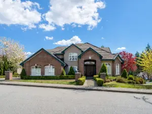 Private Executive Suite | Separate Entrance | Free Parking | 1,190 Square Feet