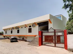 OYO 39478 Star City Hotel Deluxe