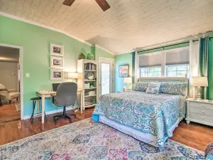 Lakeside Kent Home w/ Pier + Boat Ramp Access