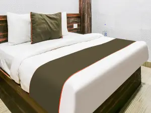 Collection O Hotel Day & Night