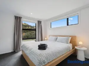 Modern Apartment with Coronet & Remarkables Views