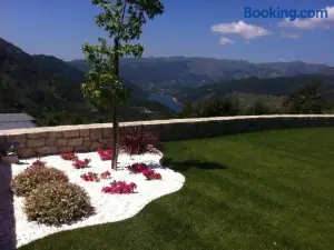 Elegant Villa Near Vieira do Minho with Pool